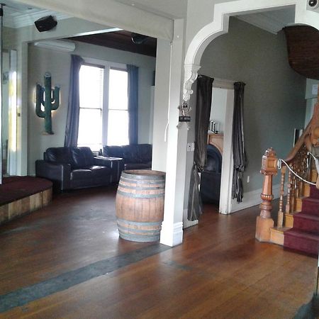 Shooters Saloon Hotel & Cabins Auckland Eksteriør billede